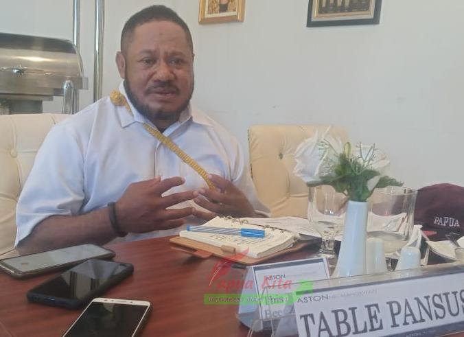 Ketua Pansus DPRPB Yan Anton Yoteni