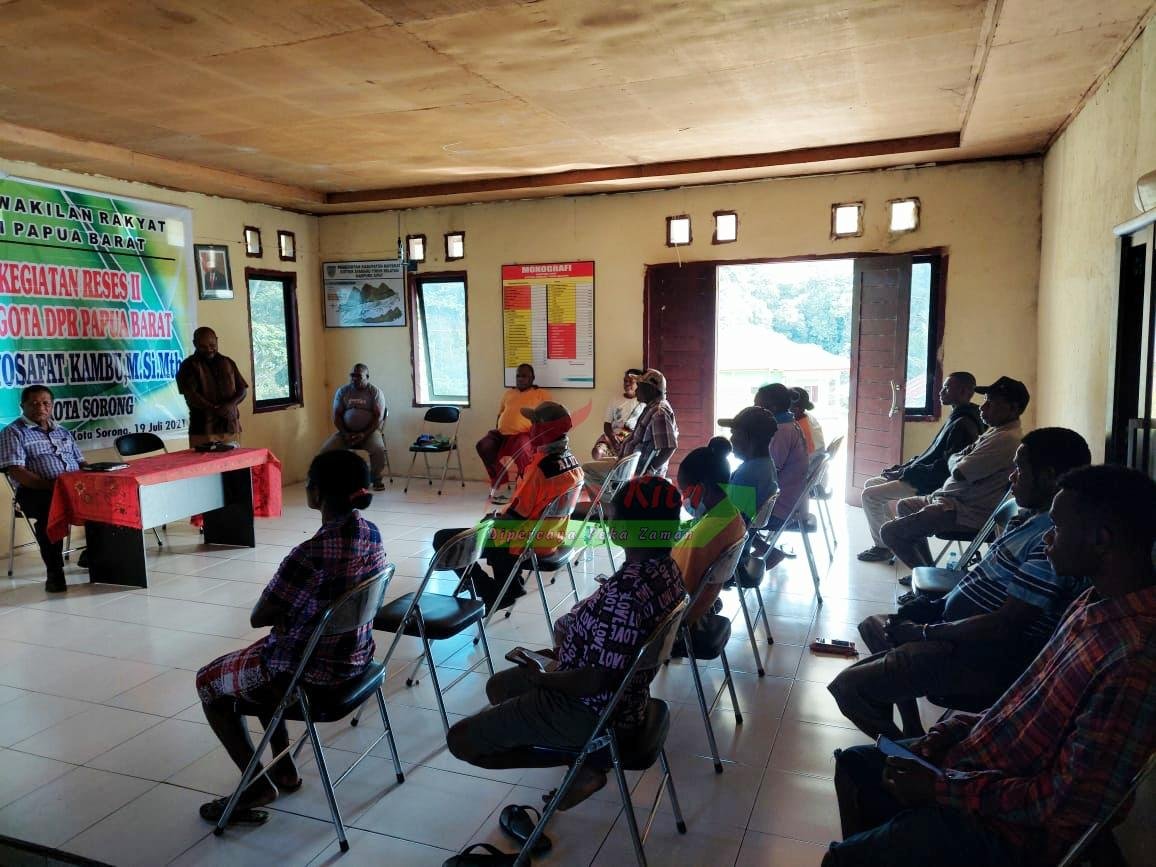 Reses II anggota DPR Papua Barat Yosafat Kambu. Yosafat melakukan reses di 3 tempat berbeda di Kota Sorong