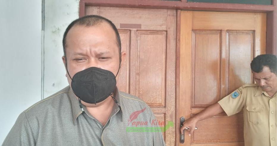 Wakil Ketua DPRD Kabupaten Manokwari Norman Tambunan. Norman menilai penyerahan rancangan awal RPJMD 2021-2026 sangat terlambat