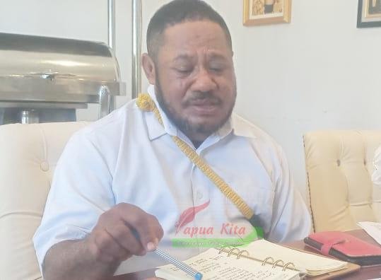 Anggota Fraksi Otsus DPR Papua Barat Yan Anton Yoteni