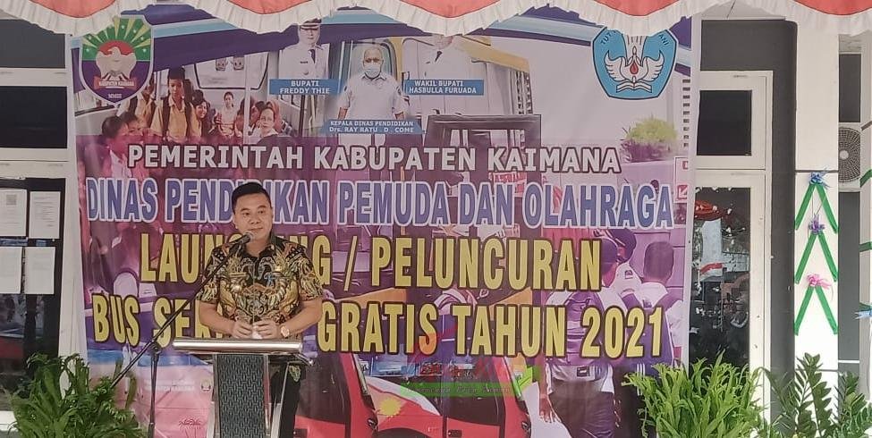 Bupati Freddy Thie mengatakan, Pemda Kaimana membantu biaya perkuliahan mahasiswa asal Kaimana. Kebijakan tersebut tertuang di dalam Perbup Nomor 14 Tahun 2021