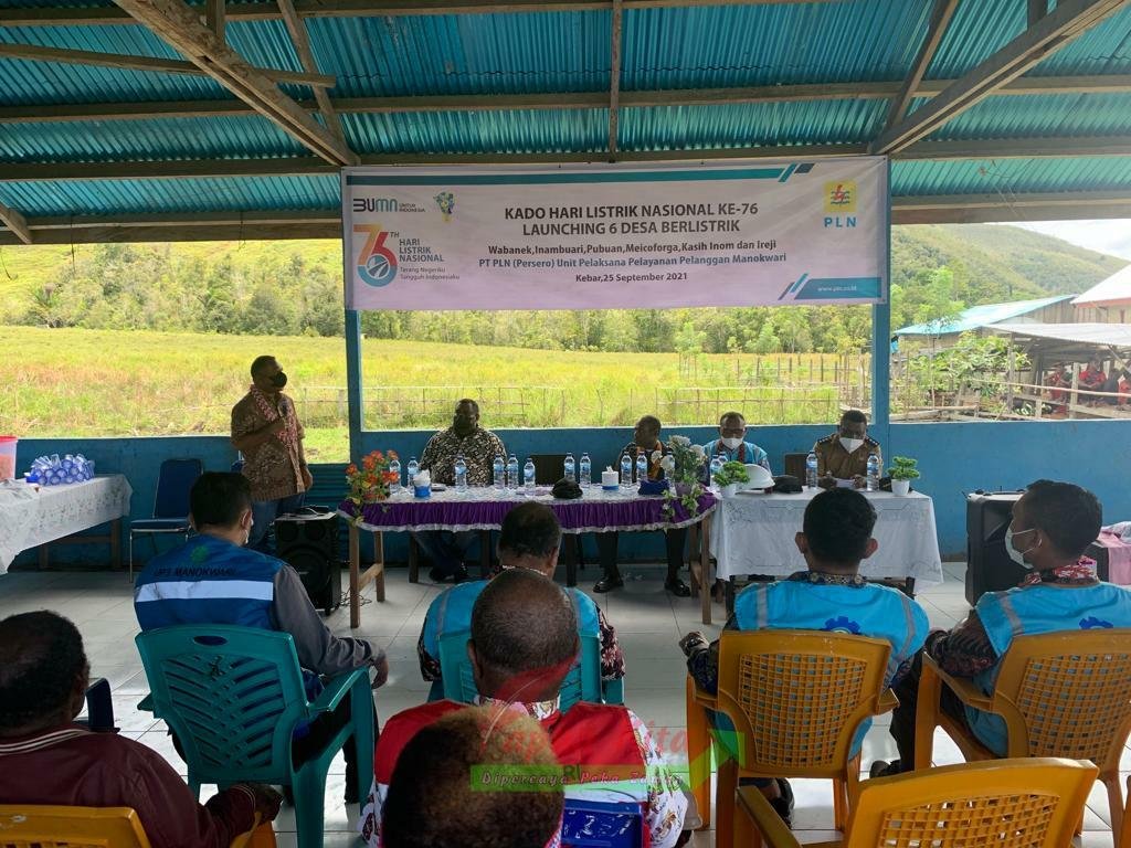 Pengresmian listrik desa yang dipusatkan di Balai Pertemuan Kampung Pubuan, Kabupaten Tambrauw.