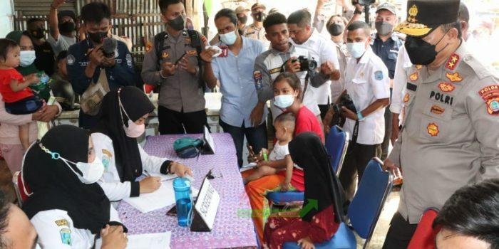 Kapolda Tornagogo Sihombing memantau kegiatan vaksinasi Covid-19 di Kabupaten Raja Ampat