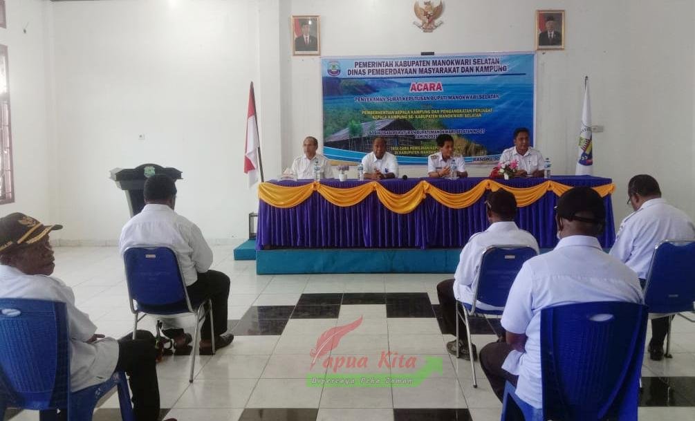 Pelantikan penjabat kepala kampung di Kabupaten Manokwari Selatan