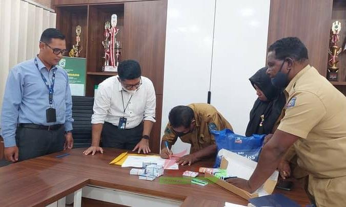 Penyerahan Kartu Kusuka di Kabupaten Raja Ampat