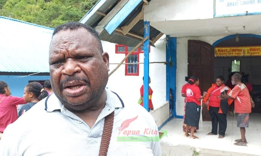Ketua DPR Papua Barat Origenes Wonggor