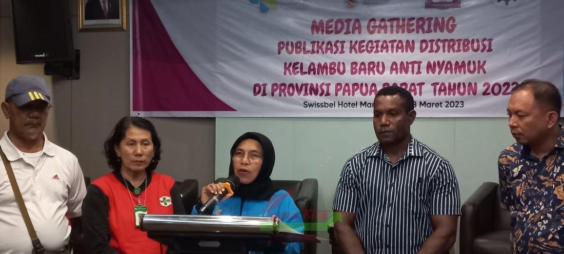 Keterangan pers yang dipimpin Kabid P2P Dinas Kesehatan Provinsi Papua Barat dalam rangka pembagian kelambu massal