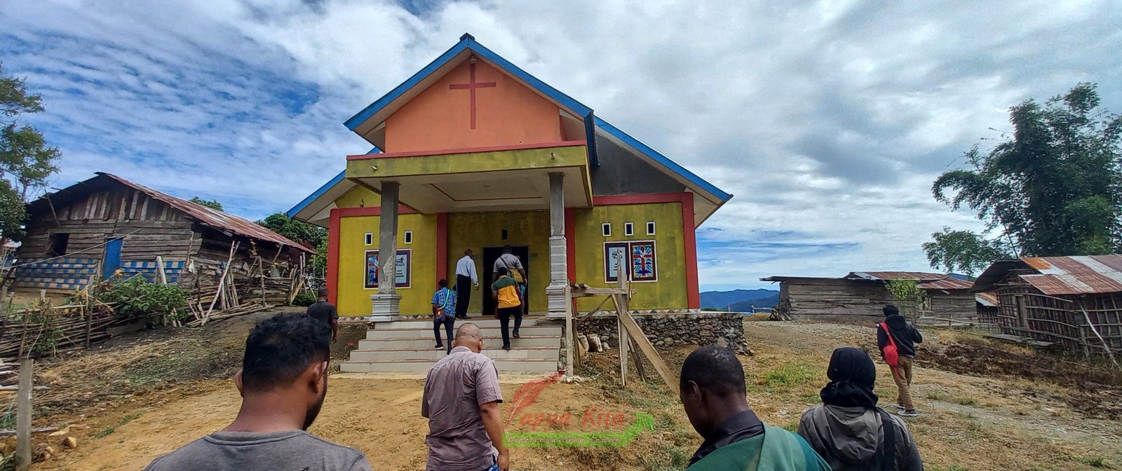 Gedung Gereja Timotius Ingramnim di Distrik Minyambouw, Kabupaten Pegunungan Arfak (2) Gedung Gereja Timotius Ingramnim di Distrik Minyambouw, Kabupaten Pegunungan Arfak