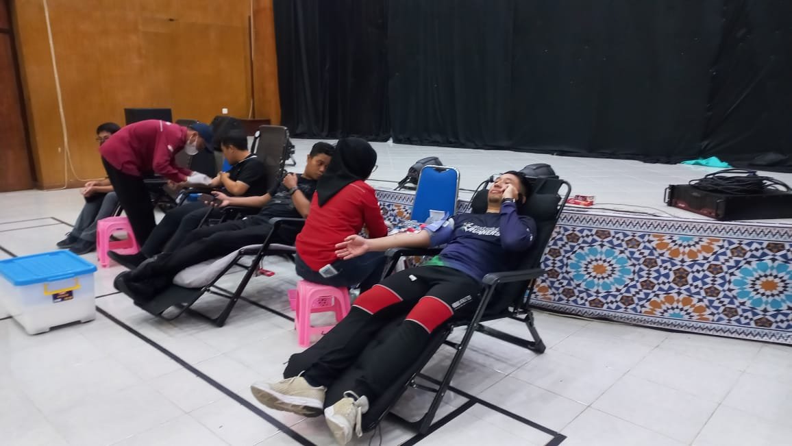 Kegiatan donor darah yang digelar BPJS Kesehatan Cabang Manokwari dalam menyambut perayaan HUT ke 55 (2) Kegiatan donor darah yang digelar BPJS Kesehatan Cabang Manokwari dalam menyambut perayaan HUT ke 55
