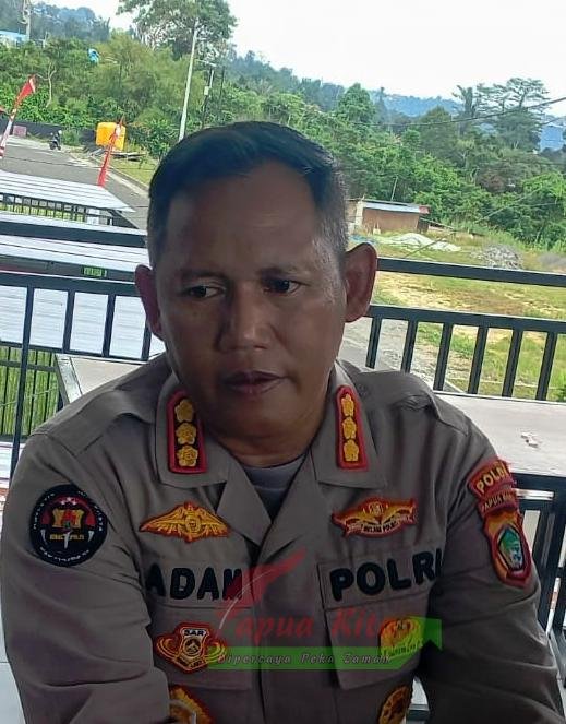 Kabid Humas Polda Papua Barat Kombes Pol Adam Erwindi, S.I.K, M.H Kabid Humas Polda Papua Barat Kombes Pol Adam Erwindi, S.I.K, M.H