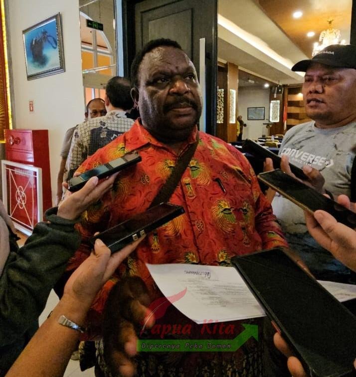 Ketua DPRPB Orgenes Wonggor Ketua DPRPB Orgenes Wonggor