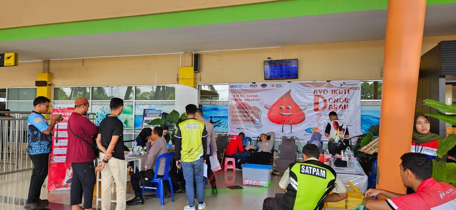 Suasana kegiatan donor daerah di areal Bandara Rendani. Kegiatan ini dalam rangka bulan K3