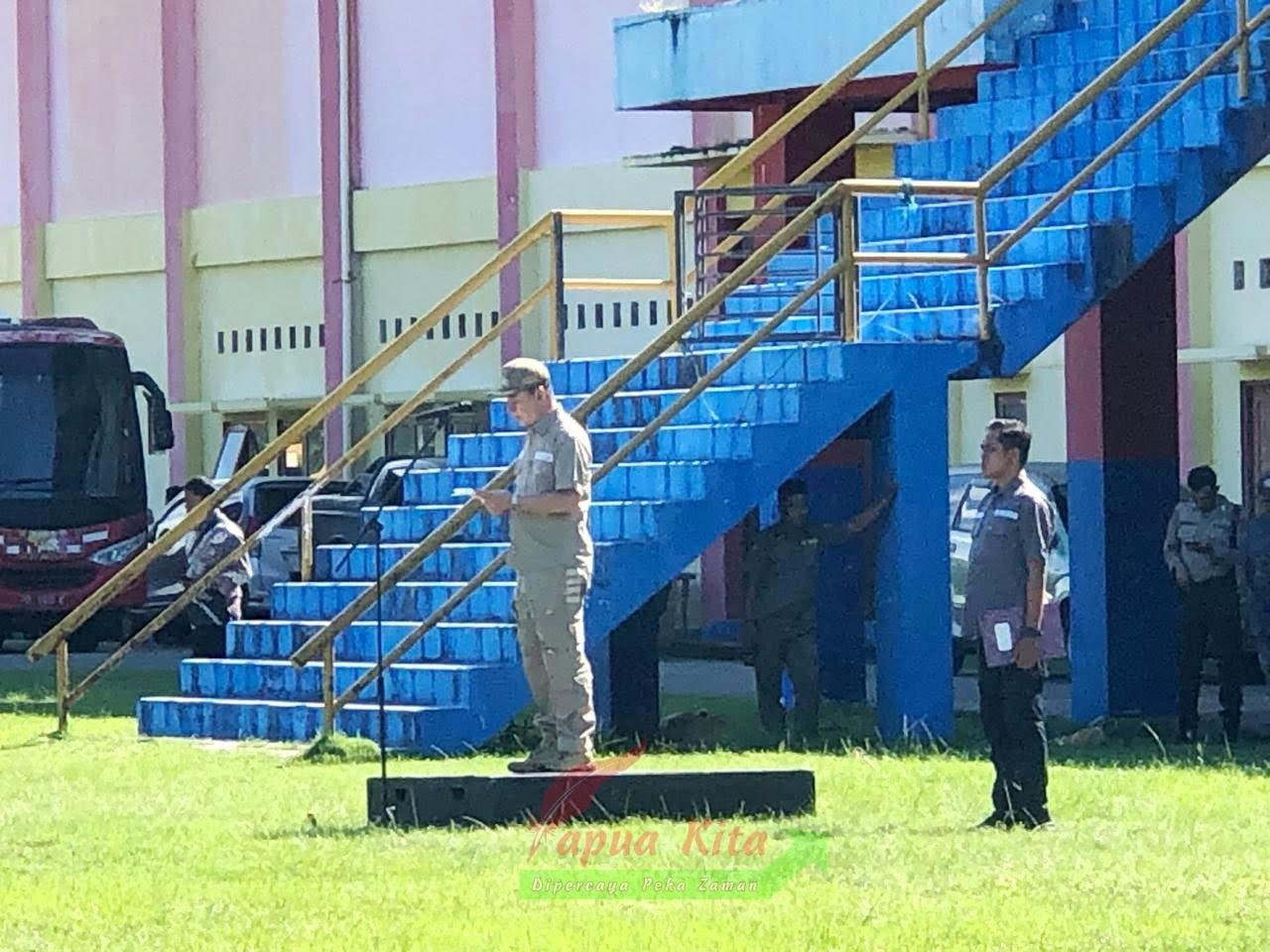 Bupati Freddy Thie saat memimpin Apel Hari Kesiapsiagaan Bencana 2024 Bupati Freddy Thie saat memimpin Apel Hari Kesiapsiagaan Bencana 2024