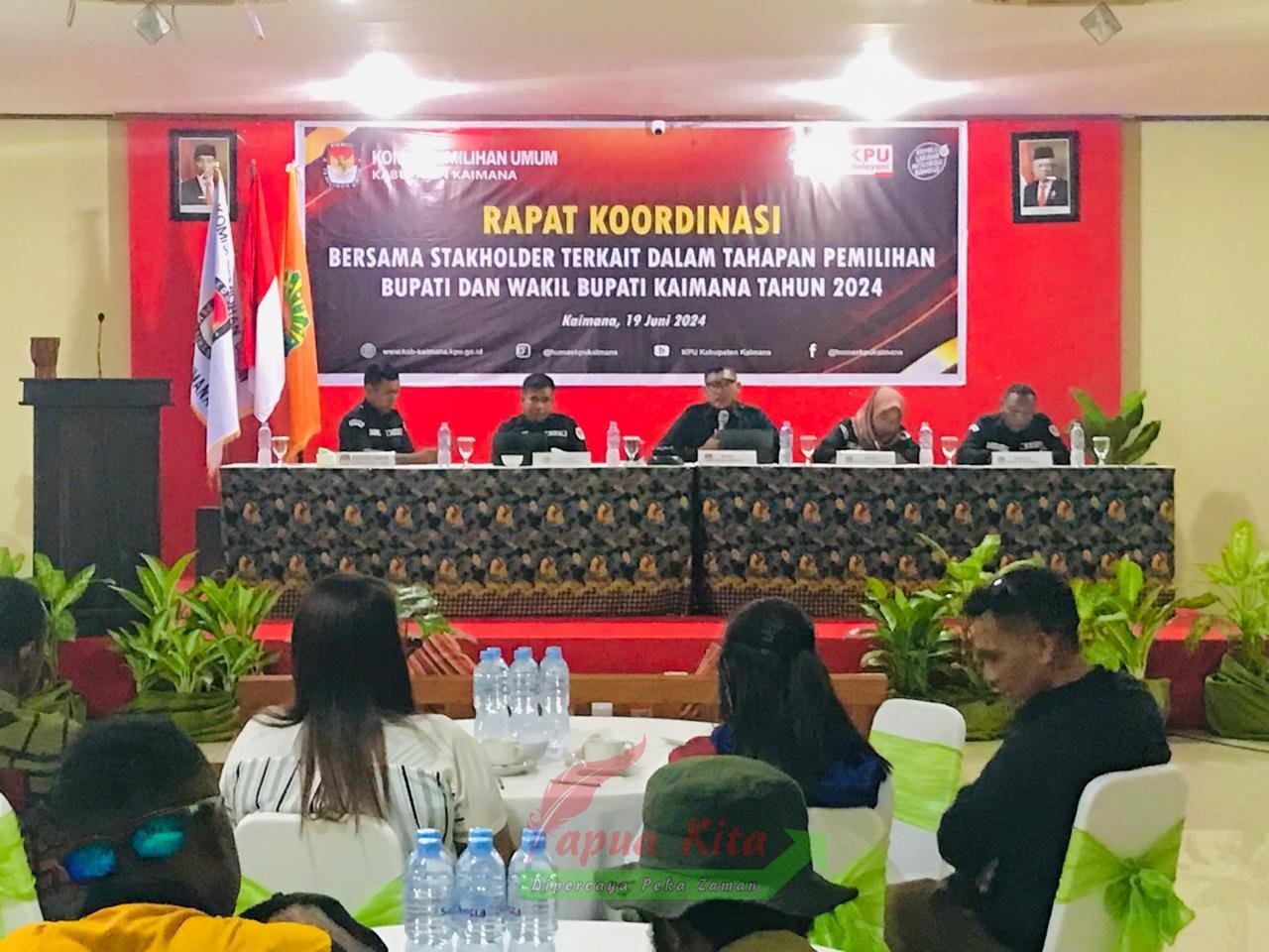 Suasana rapat koordinasi yang digelar KPU Kabupaten Kaimana Suasana rapat koordinasi yang digelar KPU Kabupaten Kaimana