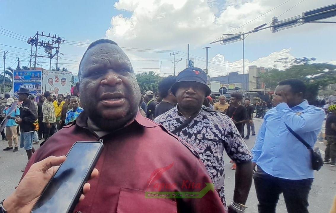 Ketua Sementara DPR Papua Barat Orgenes Wonggor