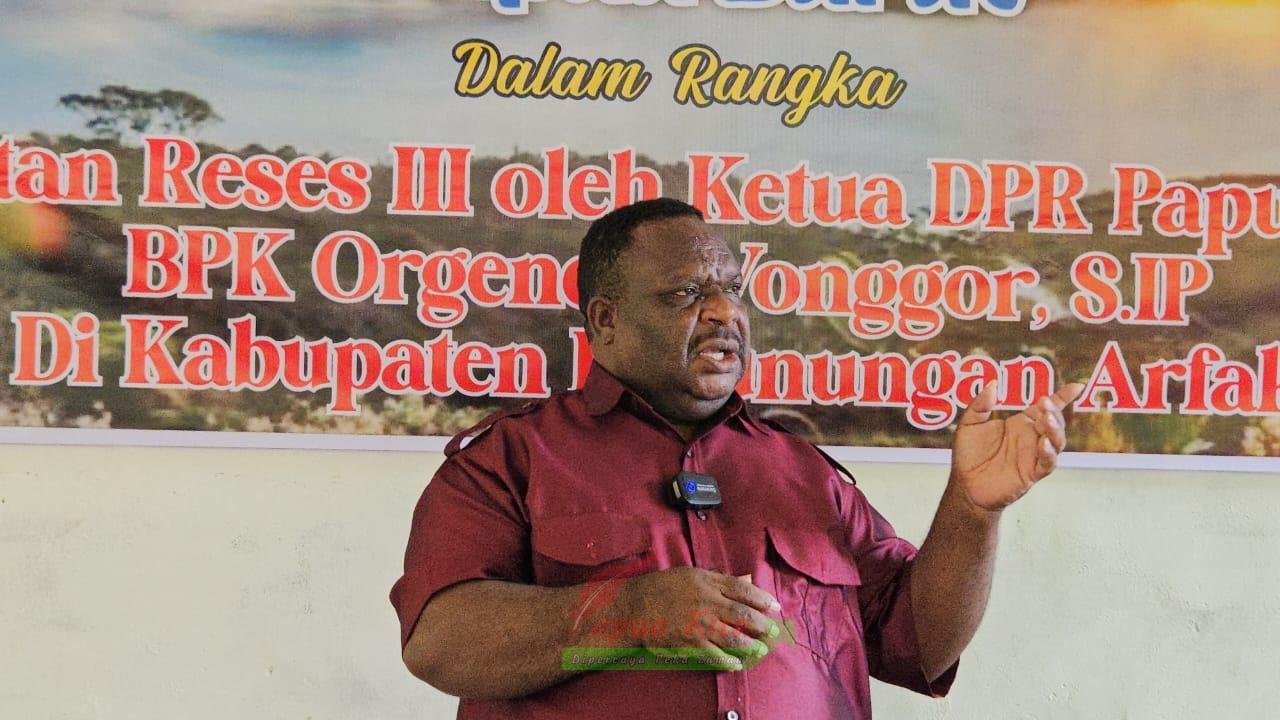 Orgenes Wonggor (Owor) saat melaksanakan reses di Kampung Bnicunbey, Distrik Minyambouw Orgenes Wonggor (Owor) saat melaksanakan reses di Kampung Bnicunbey, Distrik Minyambouw