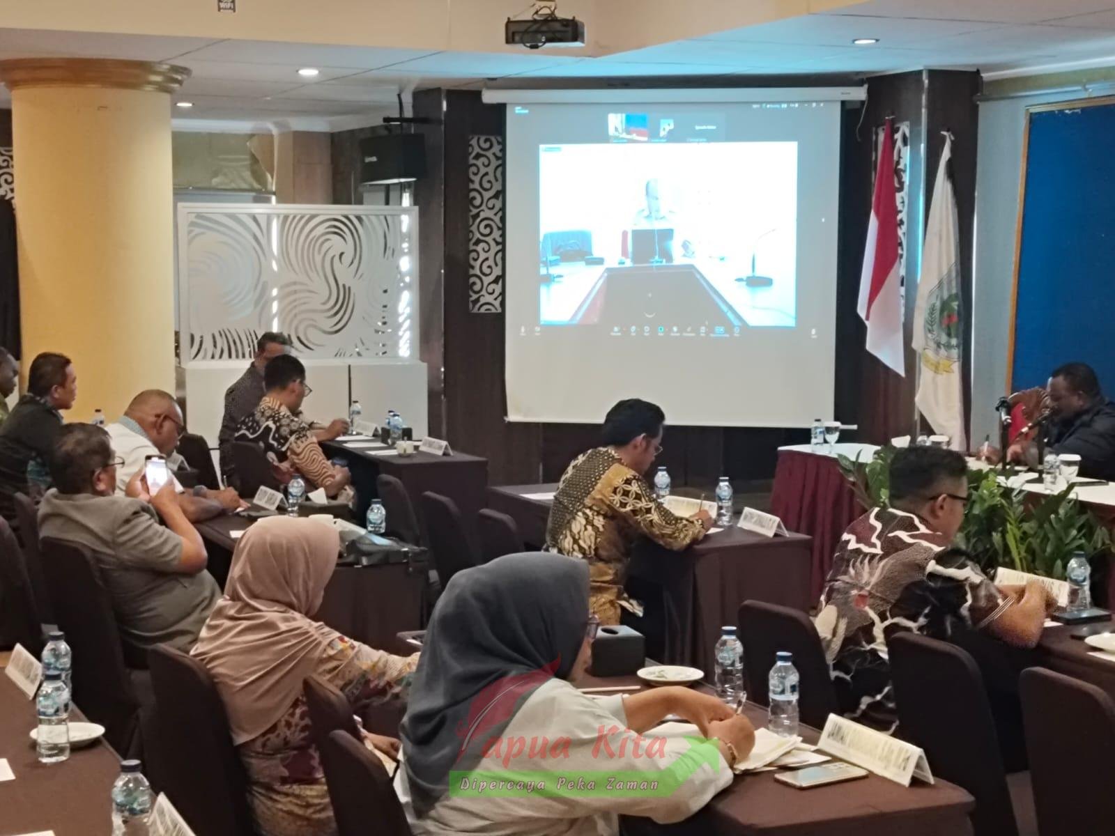 Rapat koordinasi DPR Papua Barat bersama TAPD Provinsi Papua Barat terkait penyusunan KUA dan PPAS dokumen RAPBD 2025 Rapat koordinasi DPR Papua Barat bersama TAPD Provinsi Papua Barat terkait penyusunan KUA dan PPAS dokumen RAPBD 2025