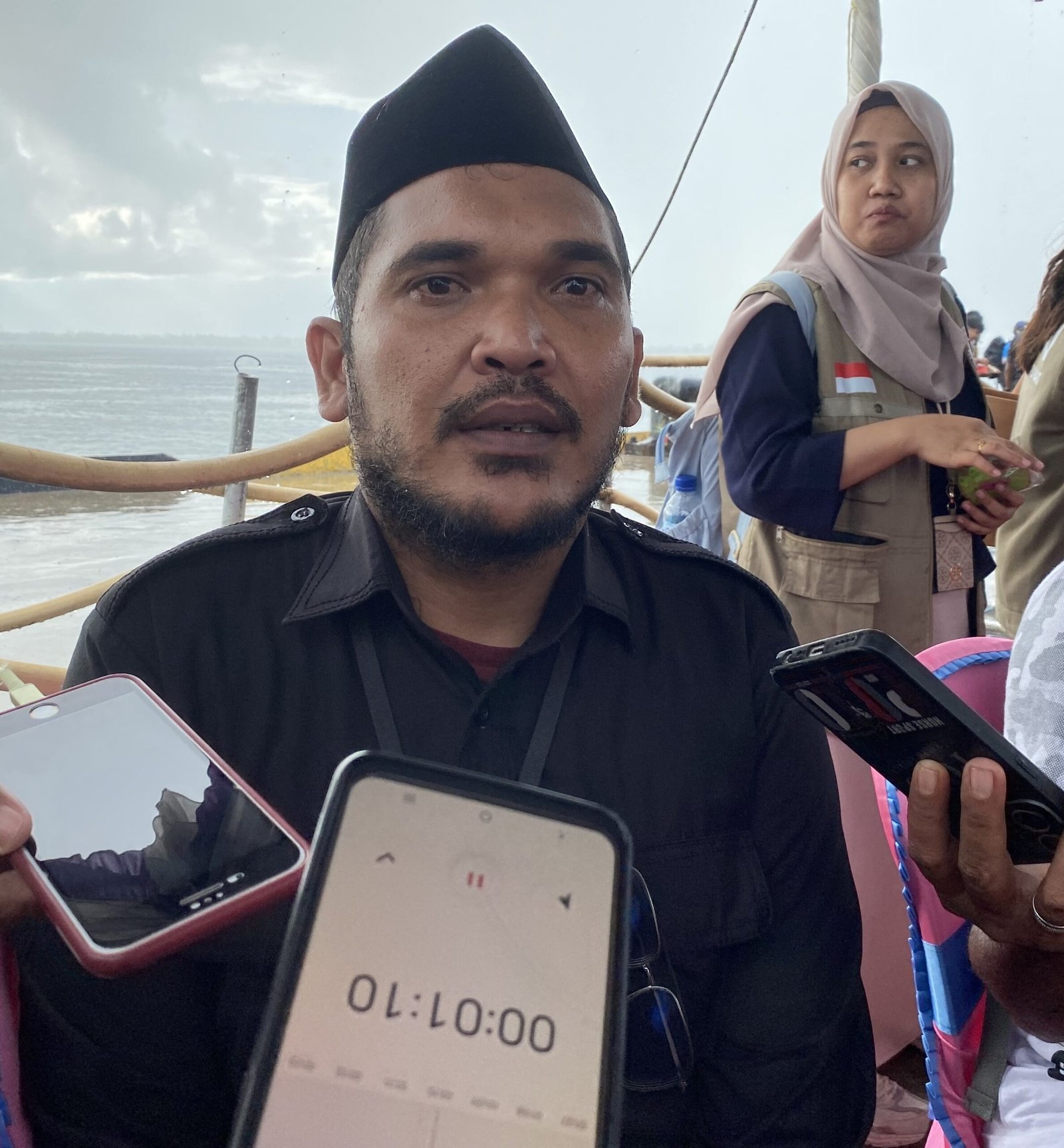 Ketua KPU Kaimana Candra Kirana menjelaskan agenda jadwal Rapat Pleno penetapan hasil Pilkada 2024 tingkat Kabupaten Kaimana