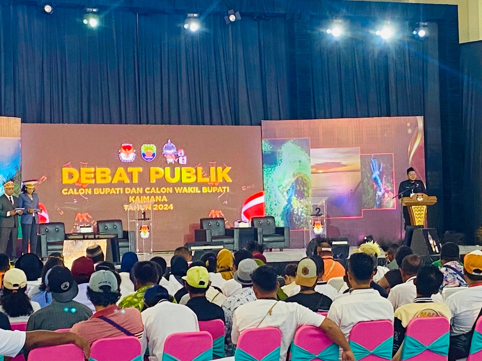 Suasana Debat Publik kedua