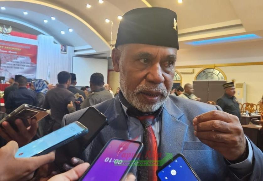 Petrus Makbon Kader PDI Perjuangan Petrus Makbon resmi ditunjuk sebagai Wakil Ketua DPR Papua Barat