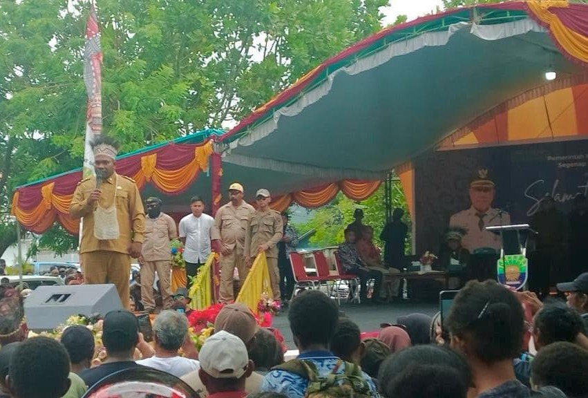 Wakil Bupati Kaimana Isak Waryensi Wakil Bupati Kaimana Isak Waryensi
