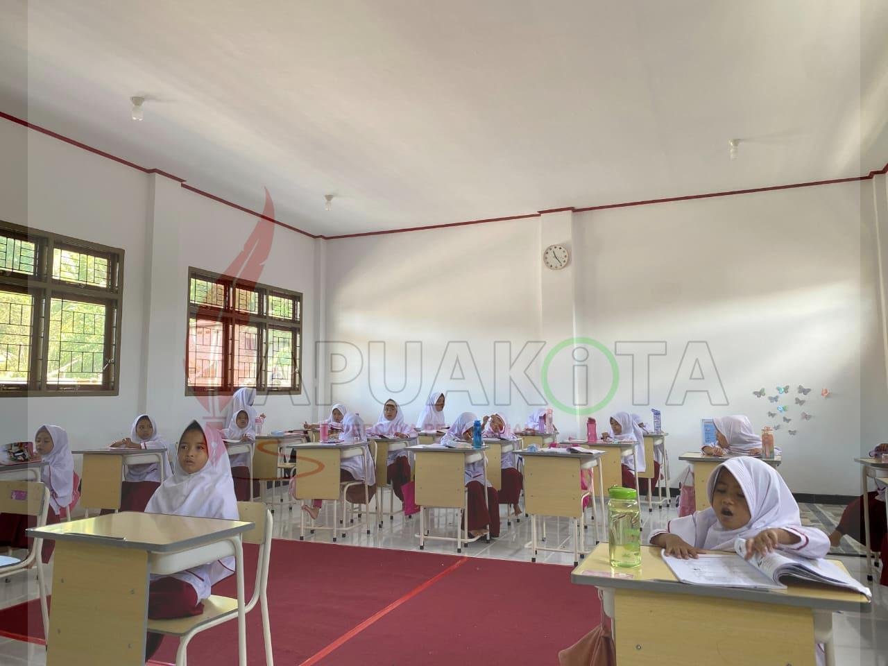 Suasana belajar di SDITQ Ummul Quro Manokwari (1)