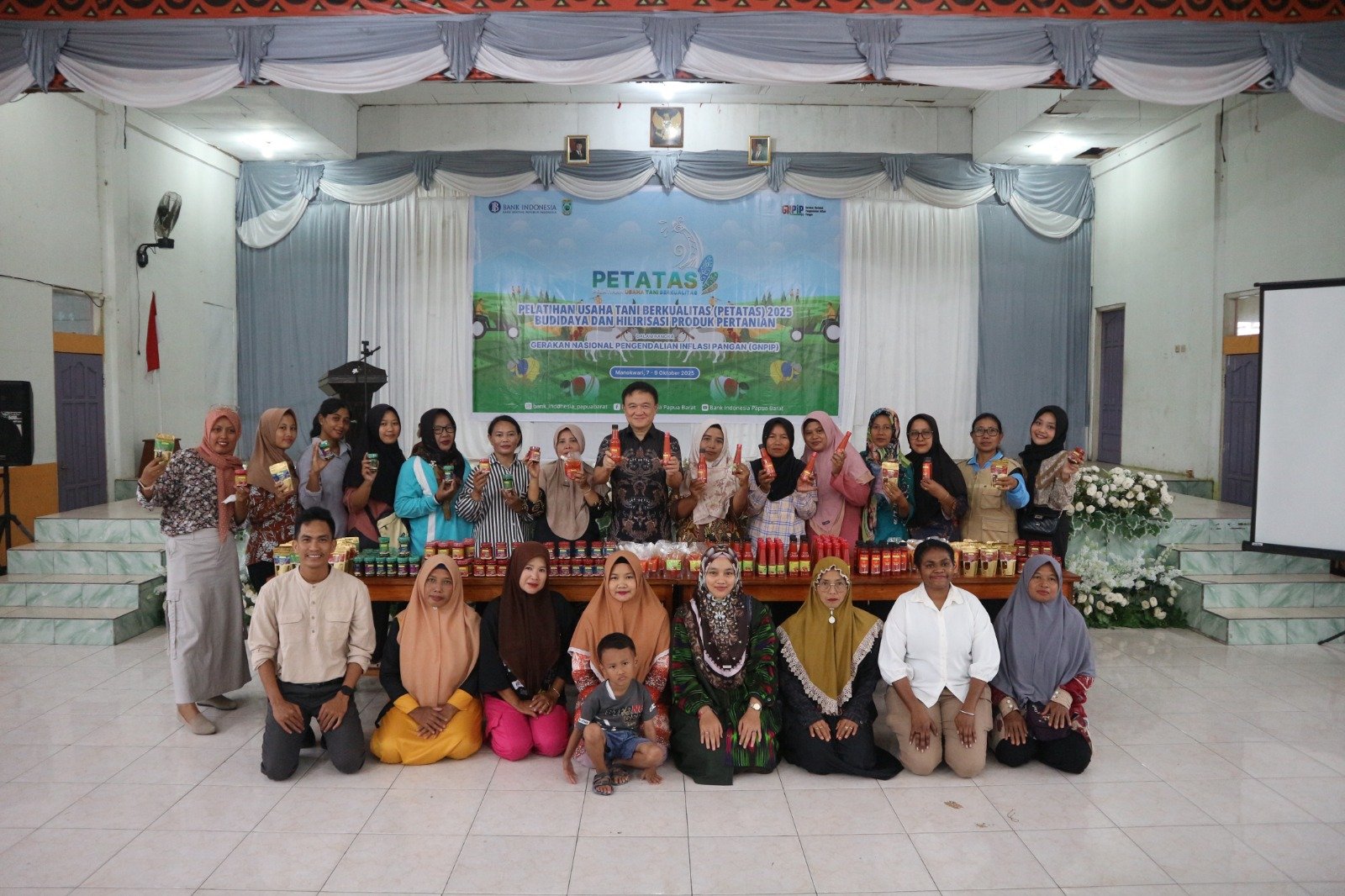 KPwBI Papua Barat telah menyelenggarakan kegiatan PETATAS 2025 di Kampung Udapi Hilir, Distrik Prafi, Kabupaten Manokwari selama 2 hari (7-9) Oktober 2025 (1) KPwBI Papua Barat telah menyelenggarakan kegiatan PETATAS 2025 di Kampung Udapi Hilir, Distrik Prafi, Kabupaten Manokwari selama 2 hari (7-9) Oktober 2025 (1)