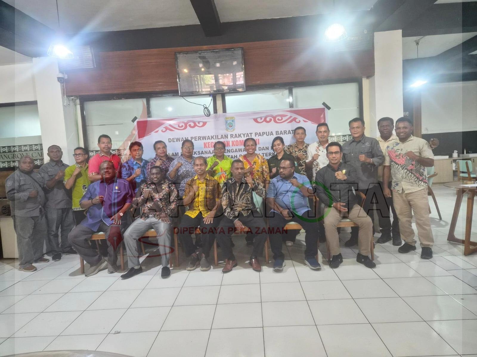 Rombongan Komisi III DPR Provinsi Papua Barat saat lawatan di Kabupaten Teluk Bintuni Rombongan Komisi III DPR Provinsi Papua Barat saat lawatan di Kabupaten Teluk Bintuni