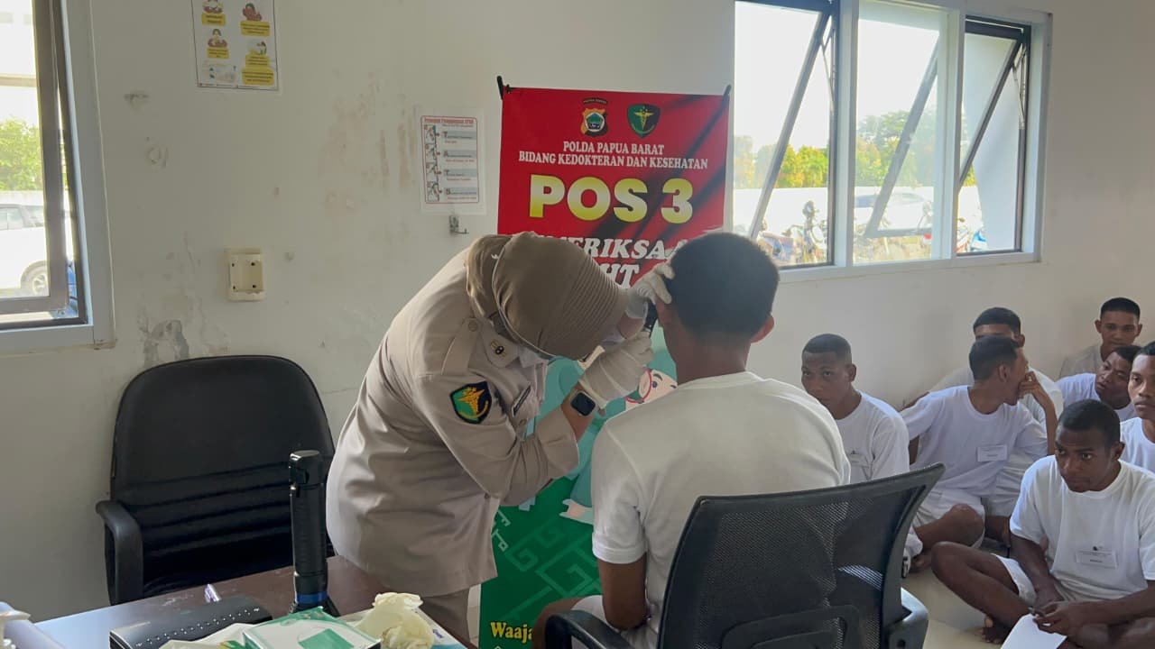 Pemeriksaan Kesehatan Tahap Pertama Casis Brimob Polda Papua Barat.