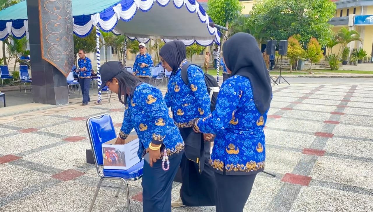 Aksi spondan ASN Pemkab Kaimana dalam menggalam donasi untuk korban bencana di Aceh, Sumatera Utara, dan Sumatara Barat