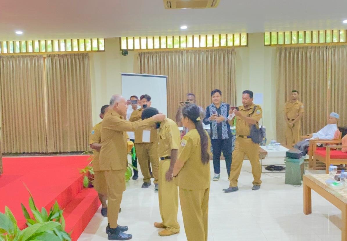 Bupati Hasan Achmad saat membuka kegiatan Pelatihan dan Uji Kompetensi Pengadaan Barang dan Jasa Pemerintah Level 1, Senin 20 Oktober 2025. Bupati Hasan Achmad saat membuka kegiatan Pelatihan dan Uji Kompetensi Pengadaan Barang dan Jasa Pemerintah Level 1, Senin 20 Oktober 2025.