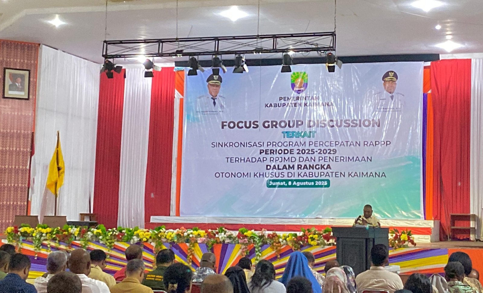 Bupati Kaimana, Papua Barat, Isak Waryensi saat sambutan (FGD Program RAPPP periode 2025-2029, terhadap RPJMD dan Penerimaan dalam rangka Otonomi Khusus di Kabupaten Kaimana Bupati Kaimana, Papua Barat, Isak Waryensi saat sambutan (FGD Program RAPPP periode 2025-2029, terhadap RPJMD dan Penerimaan dalam rangka Otonomi Khusus di Kabupaten Kaimana