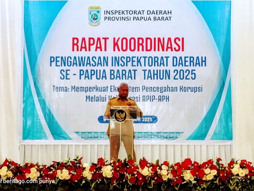 Gubernur Papua Barat Dominggus Mandacan saat membuka Rakorwasda Inspektorat se Papua Barat Gubernur Papua Barat Dominggus Mandacan saat membuka Rakorwasda Inspektorat se Papua Barat