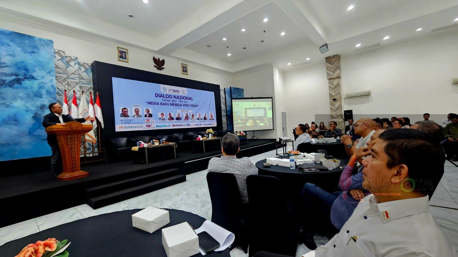 Ketua Dewan Pers membuka kegiatan Dialog Nasional 2025 SMSI Serikat Media Siber Indonesia (SMSI) Pusat kembali menegaskan perannya dalam penguatan ekosistem pers nasional dengan menggelar Dialog Nasional Refleksi Akhir Tahun 2025 bertema “Media Baru Menuju Pers Sehat”