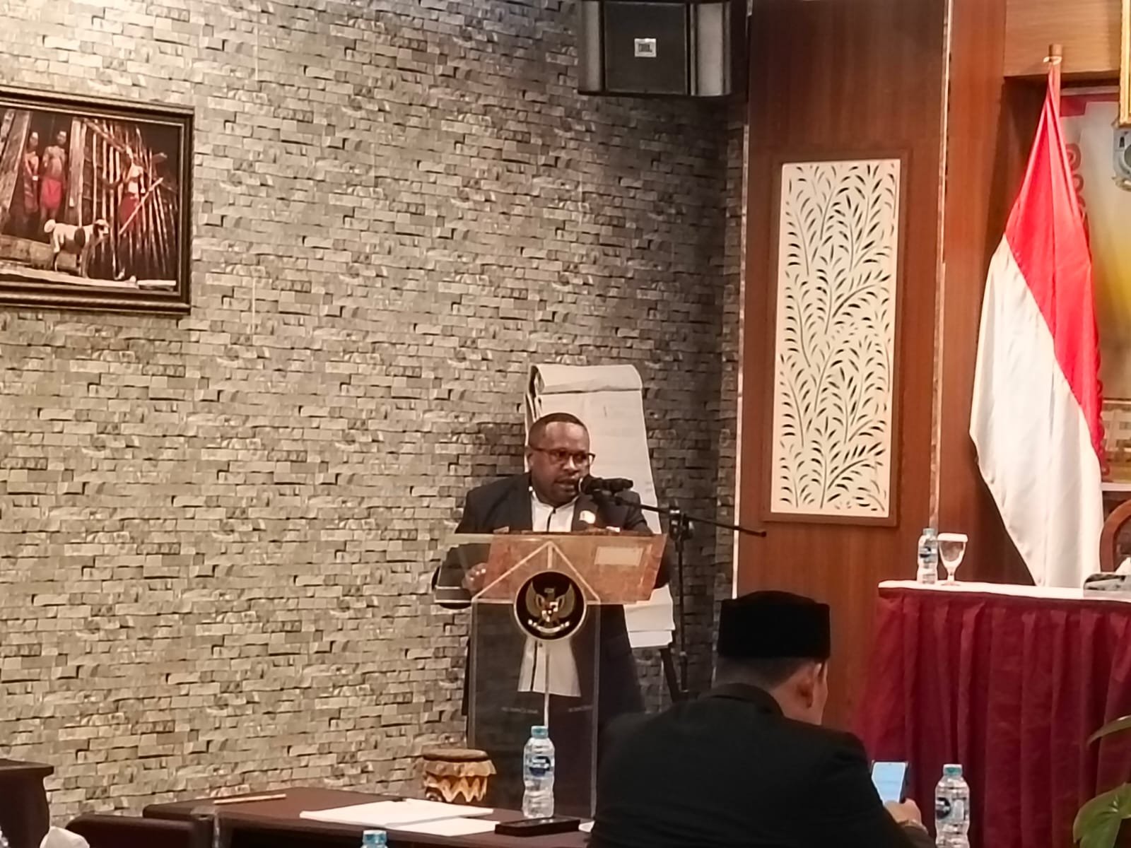 Ketua Pansus LKPj DPRP PB Aloysius Siep Ketua Pansus LKPj DPRP PB Aloysius Siep