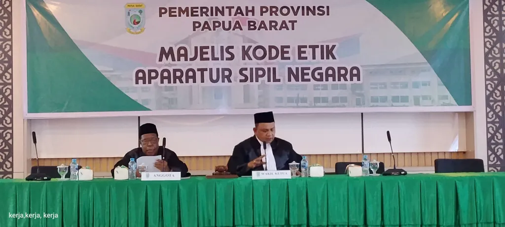 Majelis Kode Etik Pemprov Papua Barat saat menggelar sidang dengan terhadap salah seorang ASN Dinas Kesehatan Papua Barat.