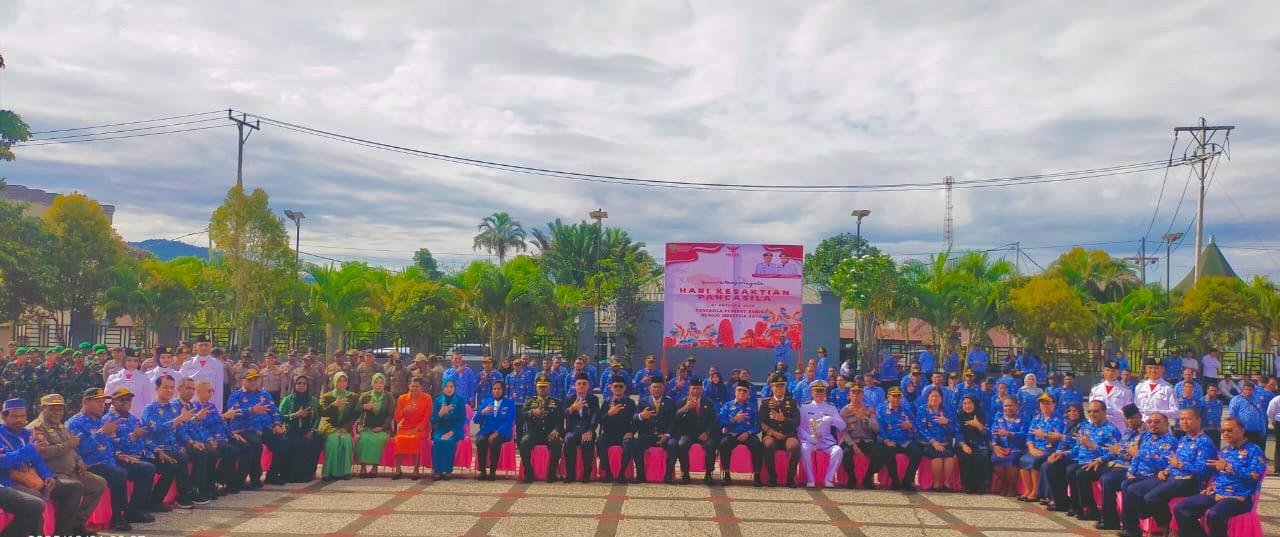 Pemkab Kaimana menggelar upacara peringatan Hari Kesaktian Pancasila di Halaman Apel Kantor Bupati Kaimana, Rabu 1 Oktober 2025. Pemkab Kaimana menggelar upacara peringatan Hari Kesaktian Pancasila di Halaman Apel Kantor Bupati Kaimana, Rabu 1 Oktober 2025.