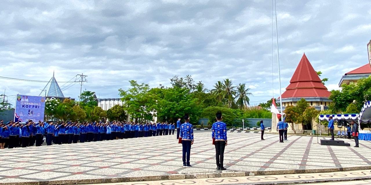 Suasana Upacara peringatan HUT ke 54 KORPRI di Lingkup Kaimana