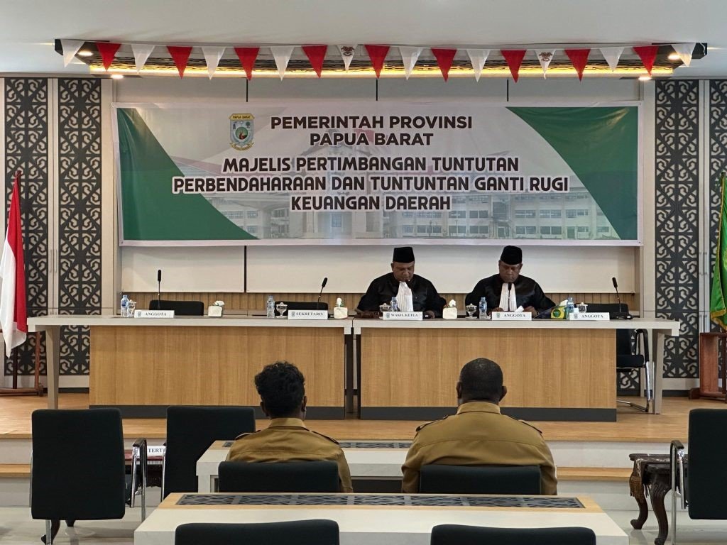 Suasana sidang TPGR terhadap salah satu kontraktor rekanan Pemprov Papua Barat terkait kekurangan volume pekerjaan Suasana sidang TPGR terhadap salah satu kontraktor rekanan Pemprov Papua Barat terkait kekurangan volume pekerjaan