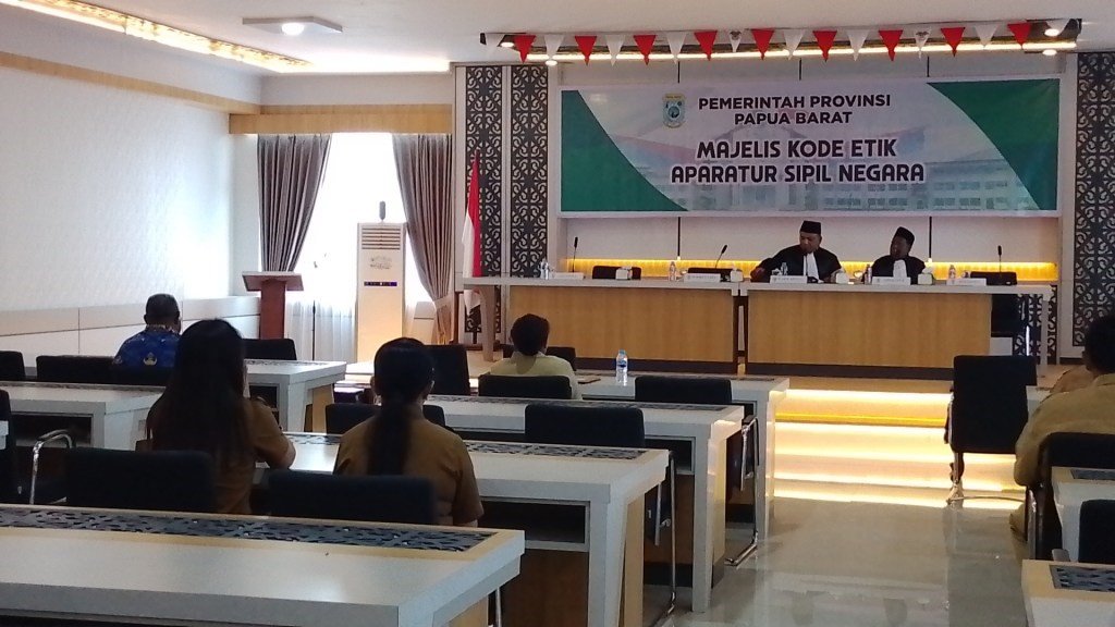 Suasana sidang kode etik lanjutan terhadap salah seorang ASN di lingkup Pemprov Papua Barat