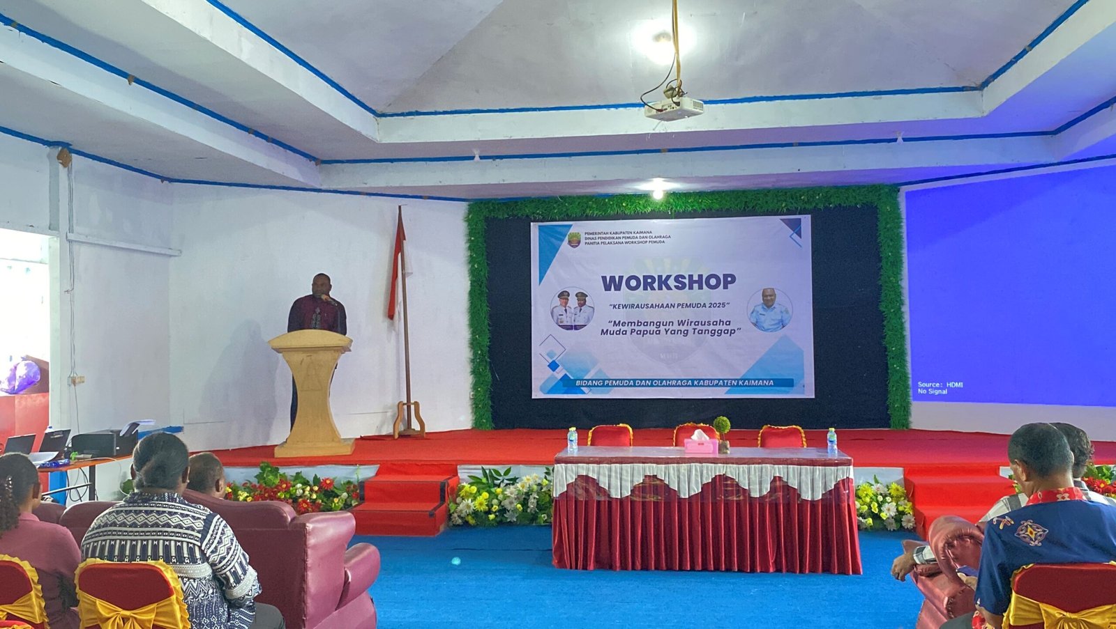 Wabup Kaimana Isak Waryensi secara resmi membuka Workshop Kewirausahaan Pemuda Tahun 2025 yang digelar Disdikpora