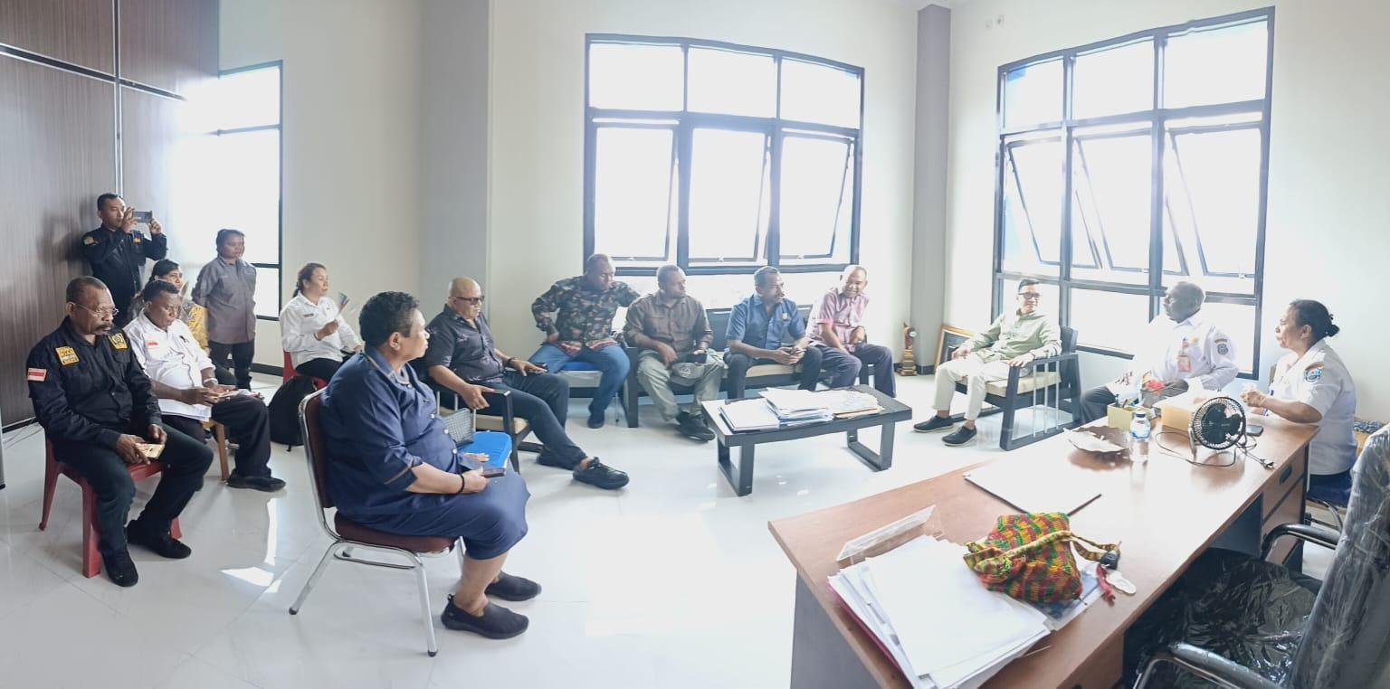 Kunjungan kerja Komisi II DPRP Papua Barat di Kabupaten Manokwari Selatan. Penyaluran BBR, beasiswa pendidikan, layanan kesehatan hingga program MBG menjadi sorotan Kunjungan kerja Komisi II DPRP Papua Barat di Kabupaten Manokwari Selatan. Penyaluran BBR, beasiswa pendidikan, layanan kesehatan hingga program MBG menjadi sorotan