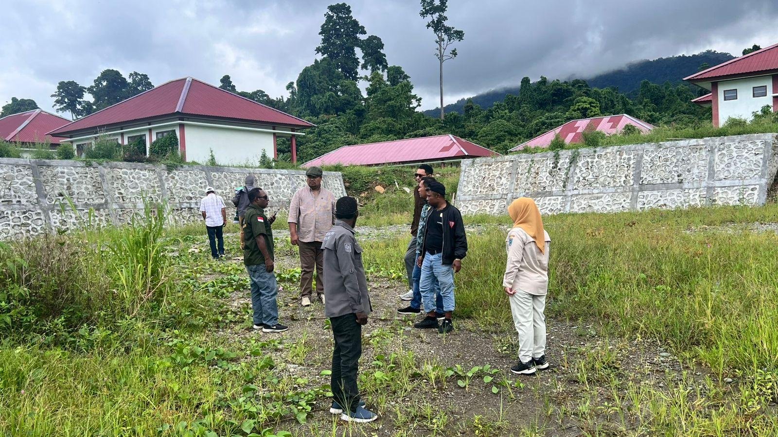 Rombongan Komisi IV DPR Provinsi Papua Barat (DPRP PB) saat melaksanakan kunjungan kerja di Kabupaten Manokwari Selatan