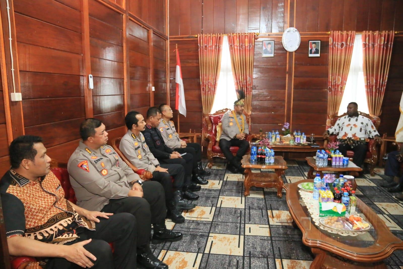 Silaturahmi Brigjen Pol. Alfred Papare ke Majelis Rakyat Papua Provinsi Papua Barat (MRPB) (2)