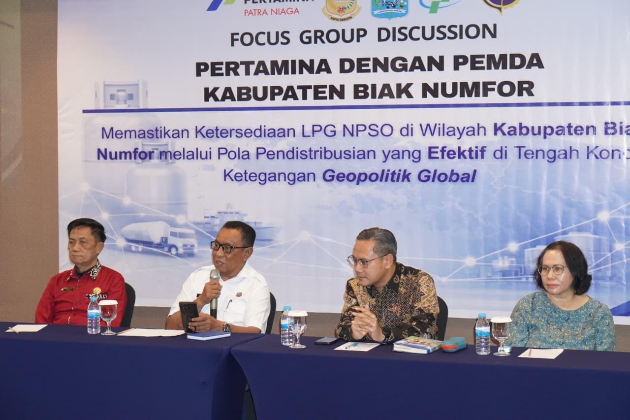Focus Group Discussion (FGD) Pertamina Patra Niaga bersama Pemerintah Daerah Kabupaten Biak Numfor dan DPRK Kabupaten Biak Numfor bertempat di salah satu hotel, Rabu 6 Mei 2026 lalu. Focus Group Discussion (FGD) Pertamina Patra Niaga bersama Pemerintah Daerah Kabupaten Biak Numfor dan DPRK Kabupaten Biak Numfor bertempat di salah satu hotel, Rabu 6 Mei 2026 lalu.