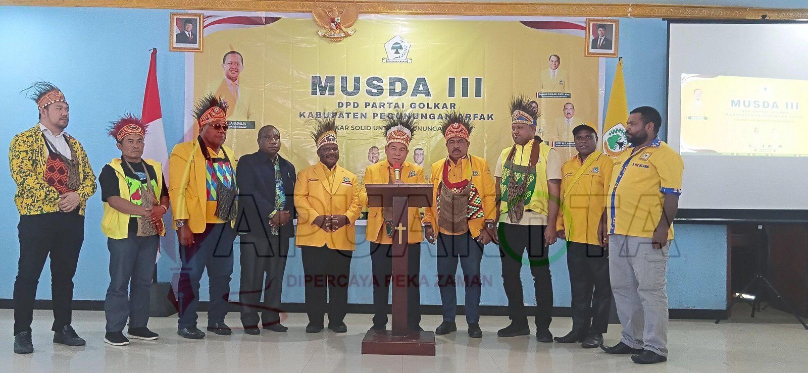 Ketua DPD Partai Golkar Provinsi Papua Barat Samaun Dahlan saat membuka resmi Musda III DPD Partai Golkar Kabupaten Pegunungan Arfak