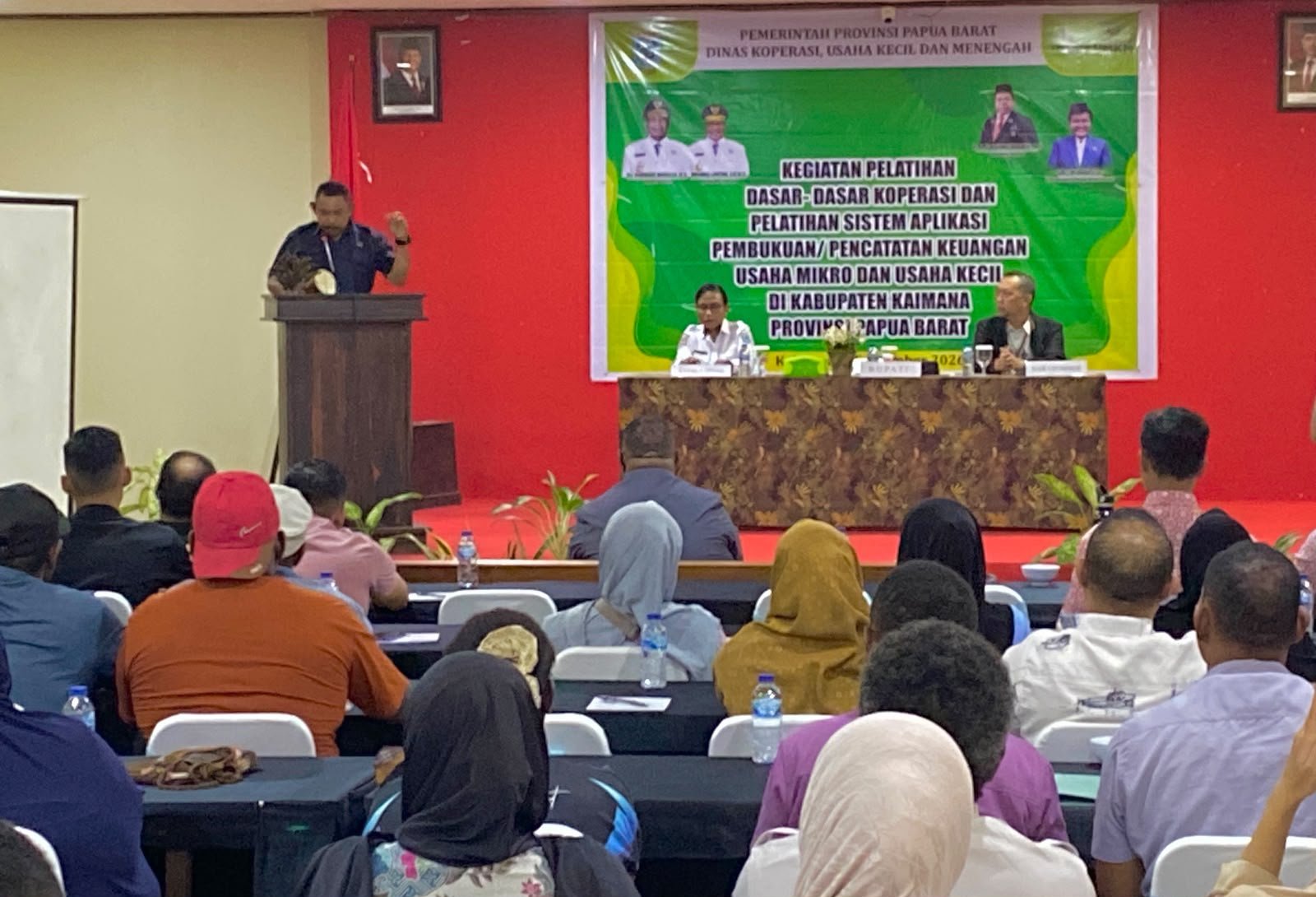 Pelatihan dasar-dasar koperasi serta pembukuan dan pencatatan keuangan bagi pengurus Koperasi dan pelaku UMKM di Kabupaten Kaimana.