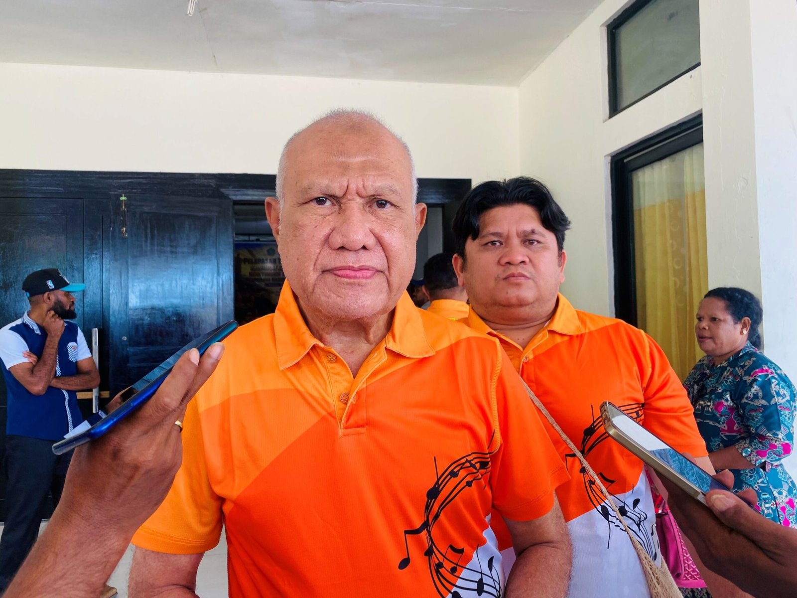 Bupati Kaimana Hasan Achmad mengatakan PT Petronas akan melakukan eksplorasi Migas di Blok Bobara pada Oktober Bupati Kaimana Hasan Achmad mengatakan PT Petronas akan melakukan eksplorasi Migas di Blok Bobara pada Oktober