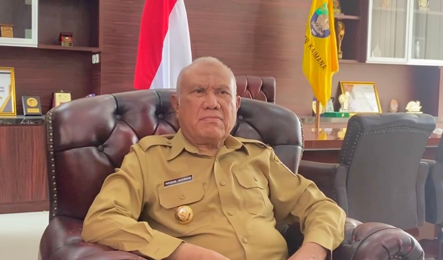 Bupati Kaimana Hasan Achmad