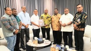 Gubernur Dominggus Mandacan bertemu Menteri ESDM Bahlil Lahadalia